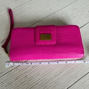 Brand New Without Tags - Fossil Pebble Leather Women's Wallet
